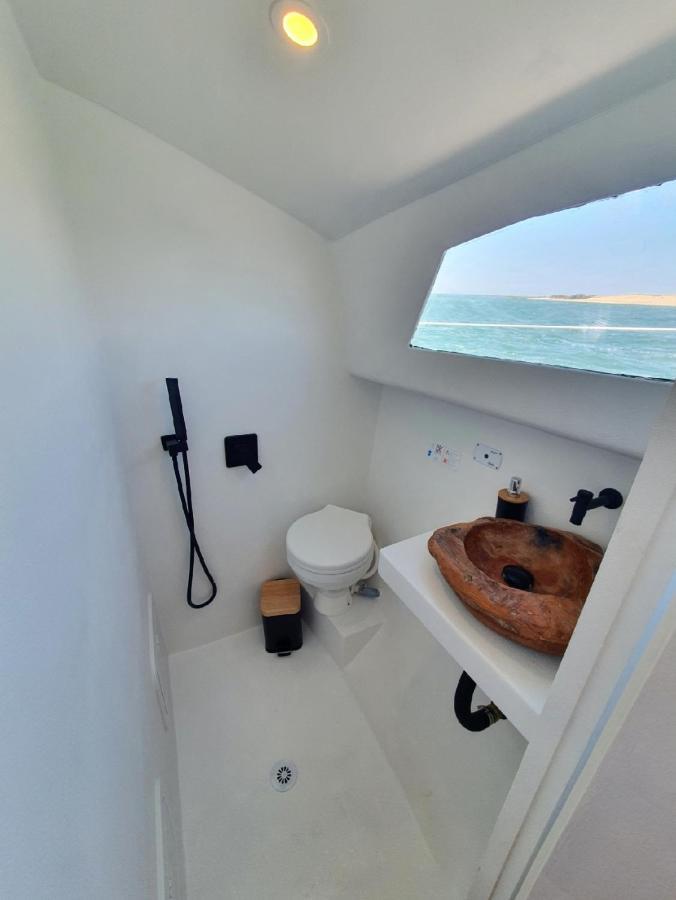 Отель Barco Casa Catamara Sleepandboat Фару Экстерьер фото