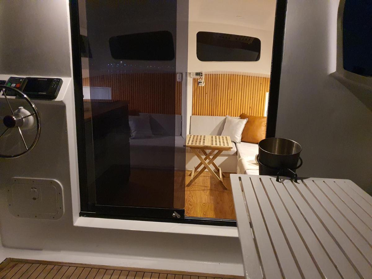 Отель Barco Casa Catamara Sleepandboat Фару Экстерьер фото