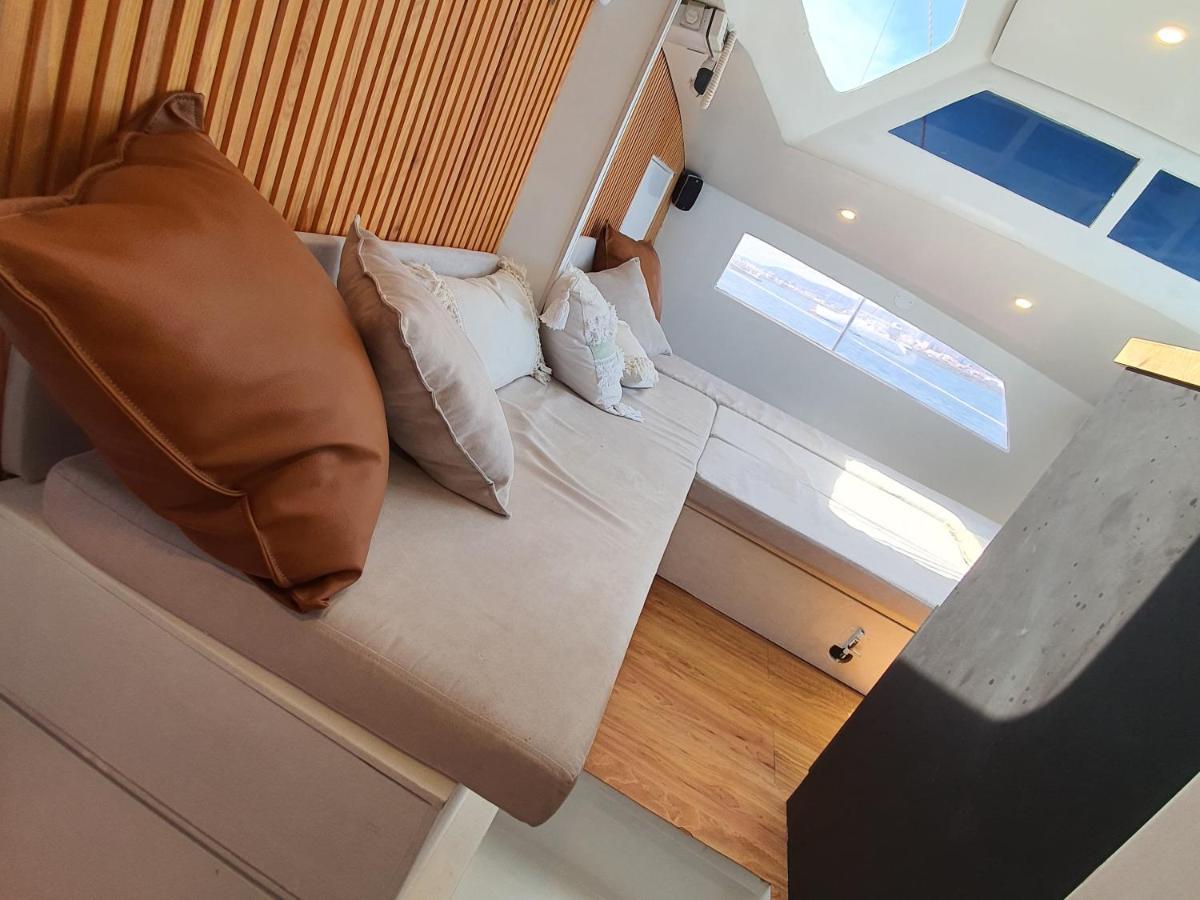 Отель Barco Casa Catamara Sleepandboat Фару Экстерьер фото