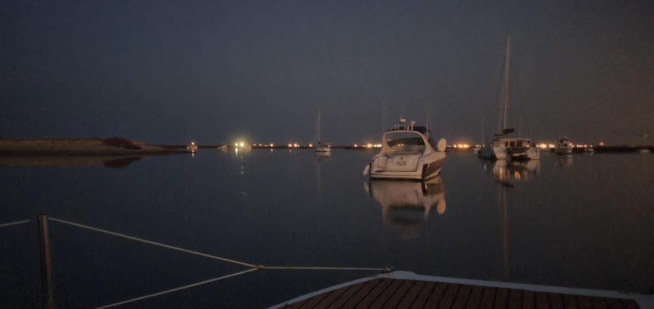 Отель Barco Casa Catamara Sleepandboat Фару Экстерьер фото