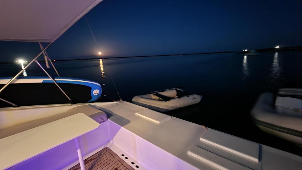 Отель Barco Casa Catamara Sleepandboat Фару Экстерьер фото